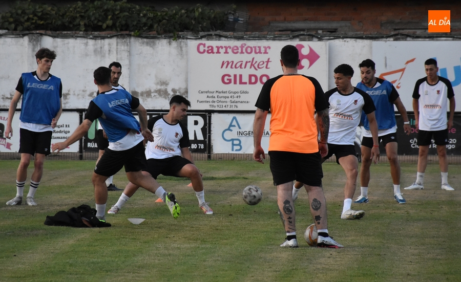 El debut en pretemporada del Ciudad Rodrigo CF se transforma en un triangular