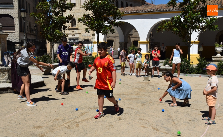 Un aguerrido grupo de niños ‘defiende’ Ciudad Rodrigo de las hordas napoleónicas
