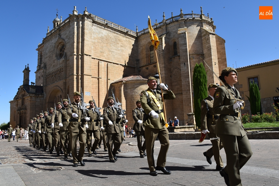 El Ayuntamiento anima a colocar banderas de España para el desfile del miércoles 10