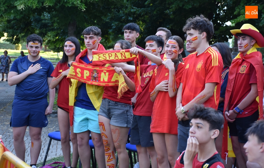 Novedoso seguimiento colectivo a la Selección Española en Miróbriga gracias a la AVV de San Andrés