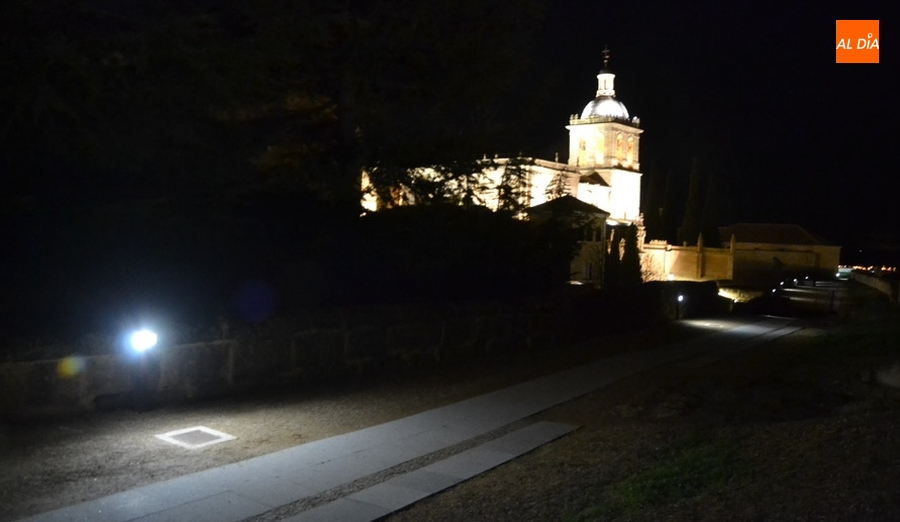 Primer paso para la sustitución del alumbrado del perímetro interior de la muralla