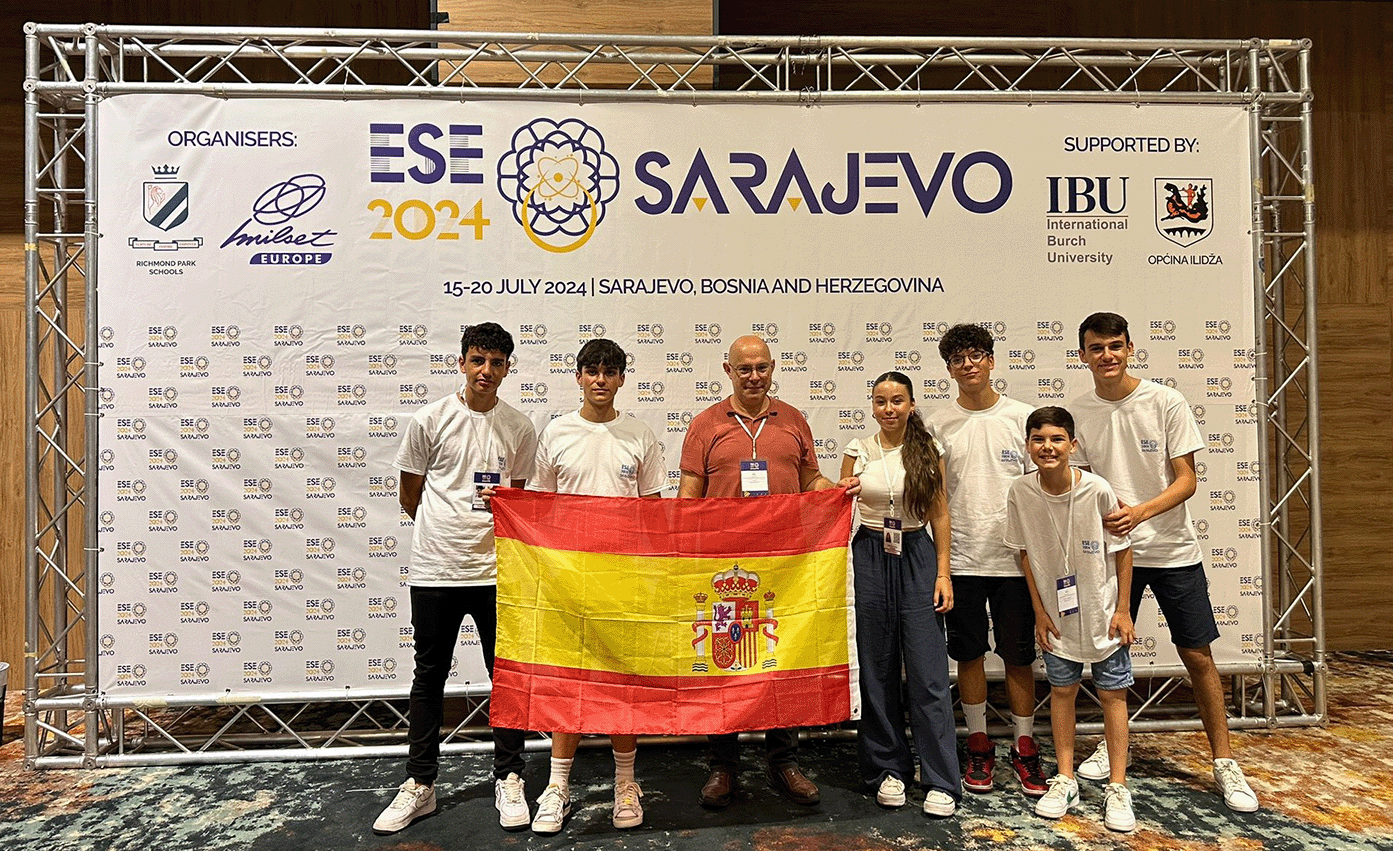 Alumnos salmantinos del Colegio Santa Teresa de Jesús, representantes de España en Saravejo