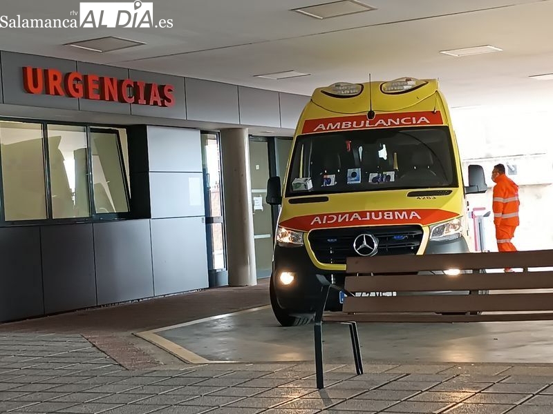 Trasladado al Hospital un motorista tras chocar con una furgoneta en la calle Jamaica