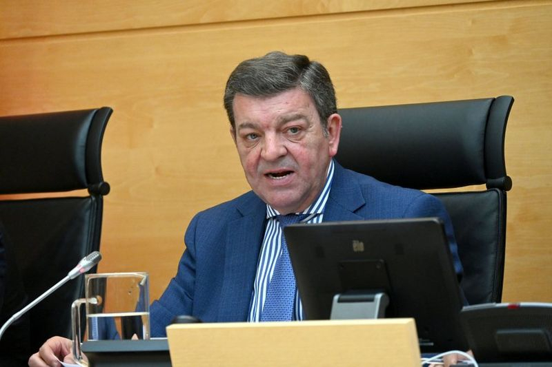 La Junta bajará la tarifa autonómica del IRPF del 9% al 8,5%