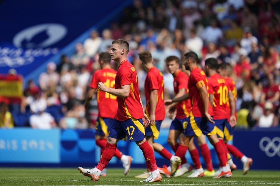 España despierta a tiempo en su debut en los Juegos Olímpicos ante Uzbekistán (1-2)
