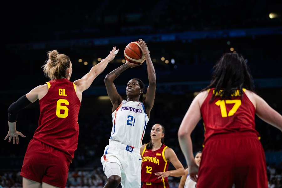 España consigue otro triunfo agónico en los Juegos con Gil como protagonista ante Guirantes para pasar a cuartos (62-63)