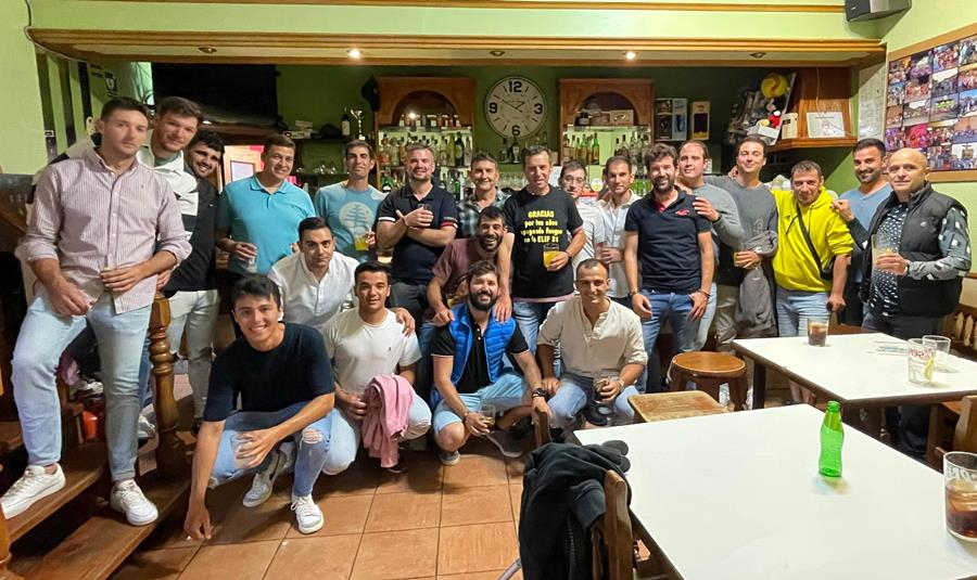 Alfonso Gutiérrez recibe un homenaje por su retirada tras 30 años como bombero forestal en El Bodón