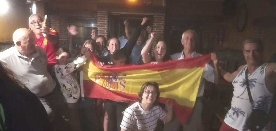 Los vecinos de El Sahúgo celebran juntos la Eurocopa