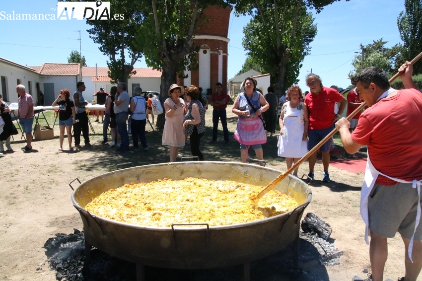 En Boada reponen fuerzas con una paella de 500 raciones