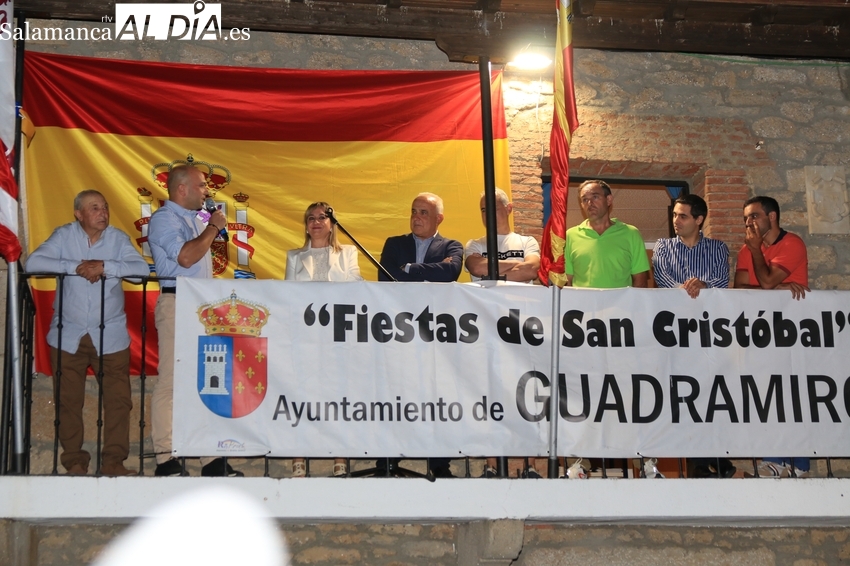 Un bonito pregón de Mari Carmen Turrión Calles da el pistoletazo de salida a las fiestas de Guadramiro