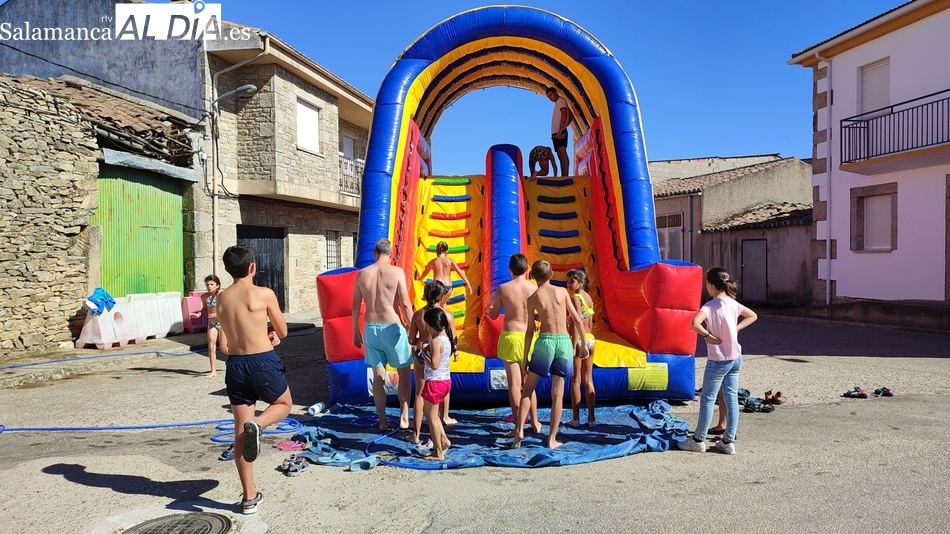 Los vecinos de Majuges disfrutarán con el humor de Alberto Cabrillas y de dos verbenas 