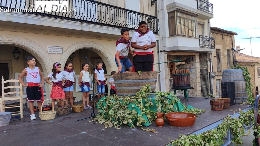 La pisada de uva el pistoletazo de salida a la II Feria del Vino de Aldeadávila
