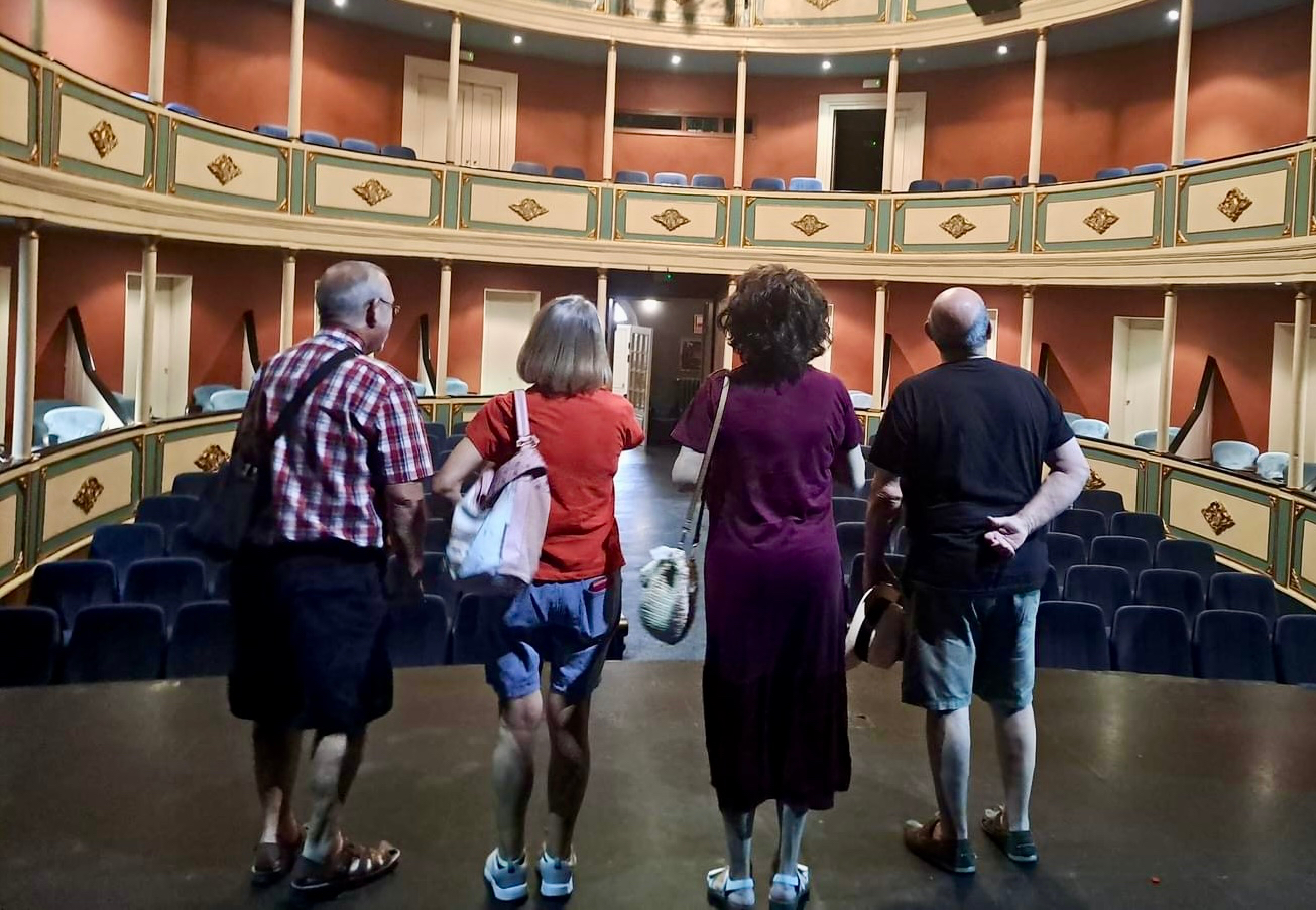 Visitantes nacionales inician sus vacaciones de verano descubriendo Peñaranda junto a la Oficina de Turismo