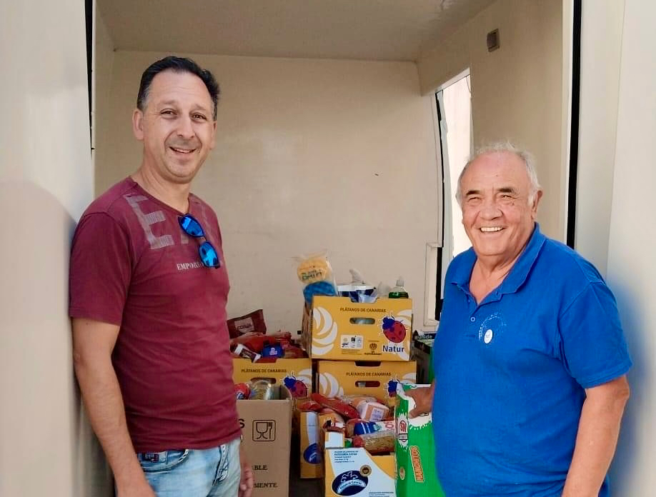 El Banco de Alimentos recibe los más de 400 kilos recaudados en la VIII Quedada Runner y Ciclista en Santiago de la Puebla