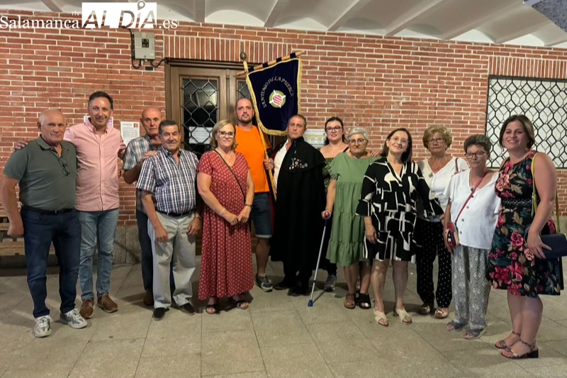 Emotivos recuerdos y vivencias de las asociaciones protagonizan el Pregón de las fiestas patronales en Santiago de la Puebla