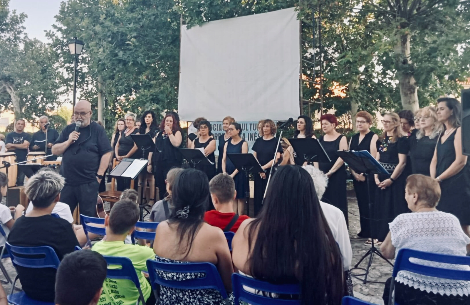 El Taller de Canto Popular suma un nuevo éxito tras su animado concierto en Crespos