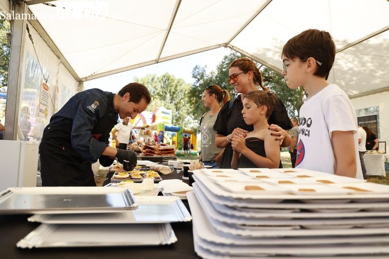 Sol y buen ambiente en la inauguración de la IV Feria del Comercio de Santa Marta