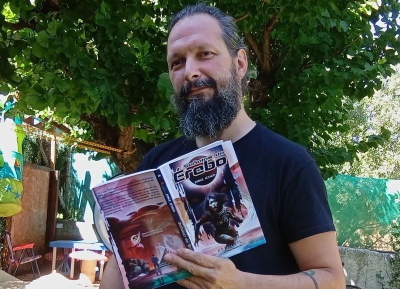 La novela de ciencia-ficción de este vecino de Salamanca que está ambientada en el siglo XXXI