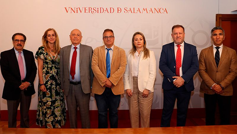 El rector de la Universidad libre de Colombia visita la Universidad de Salamanca