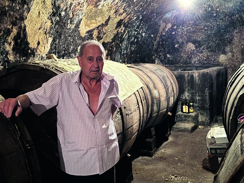 La historia de las bodegas de Macotera, patrimonio bajo tierra