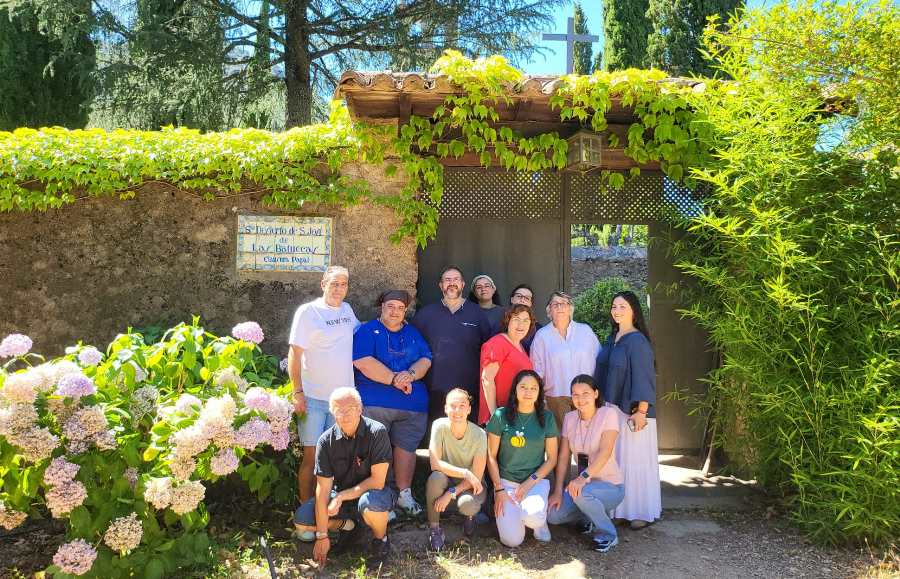 Fieles de varias parroquias participan en un retiro en Las Batuecas	