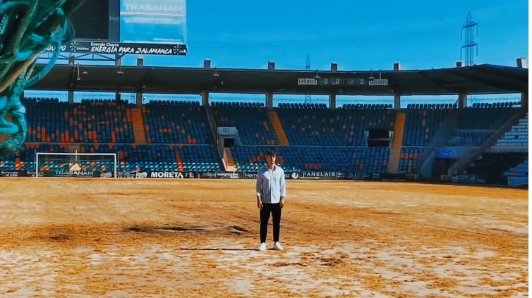 Caramelo renueva y el Salamanca UDS enseña cómo está el césped del Helmántico 