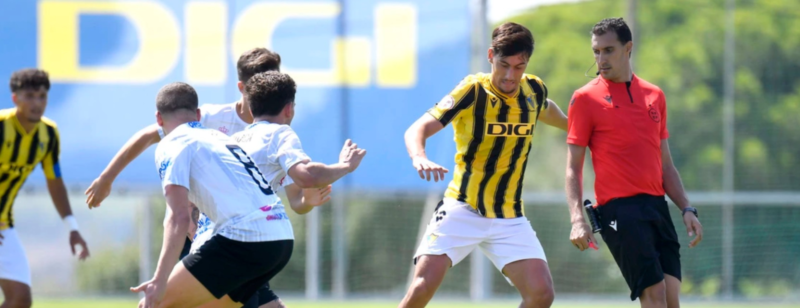 El Salamanca UDS se hace en propiedad con el sub23 Curro Muñoz