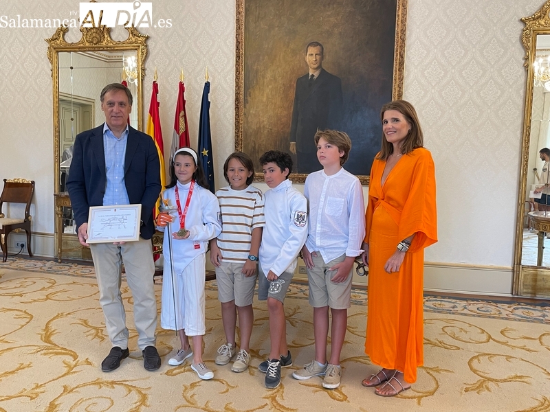 Recepción en el Ayuntamiento a la campeona de España de esgrima en categoría infantil
