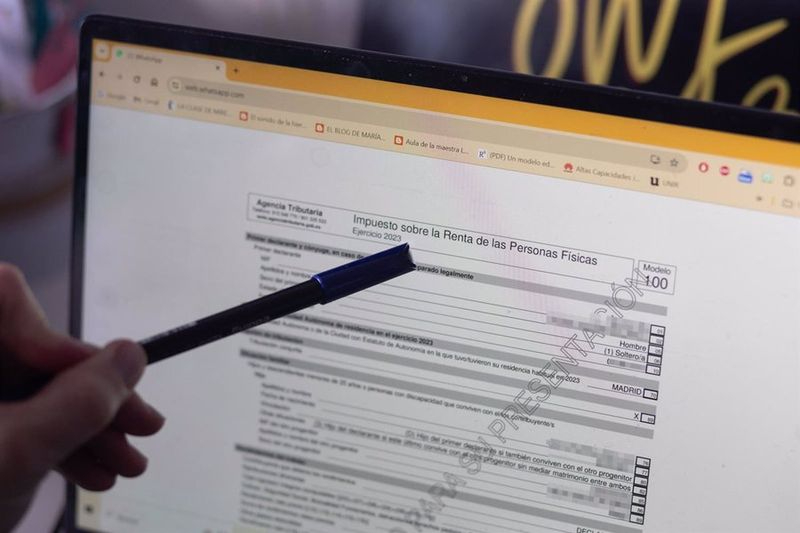 Una madre reúne más de 26.000 firmas para que en los colegios se aprenda a hacer la declaración de la renta