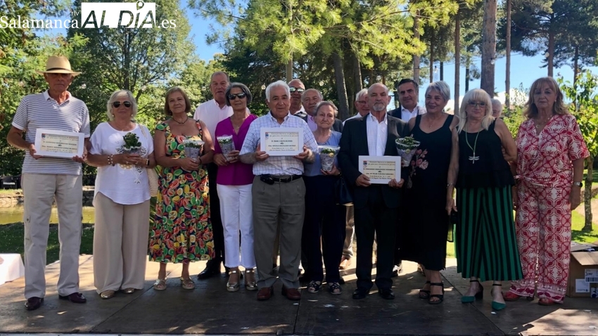 Los mayores de la Sierra homenajean a cinco matrimonios de oro