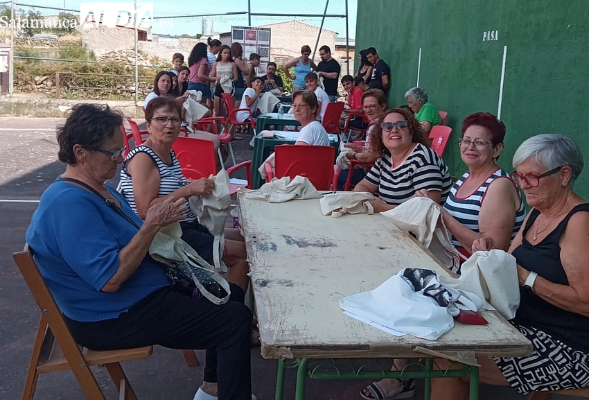 Buena participación en el taller de bordado El Fresco en Villasbuenas
