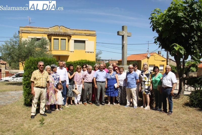 Andrés y Mari celebran sus bodas de oro en Olmedo de Camaces