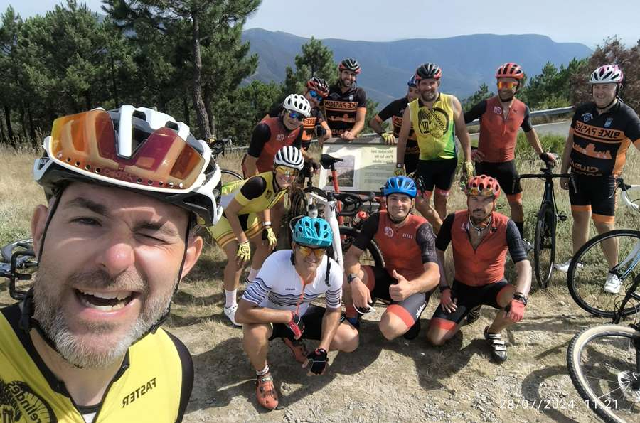 El intenso calor dificulta la subida anual de Bike Pasión y Correlindes al Puerto del Esperabán