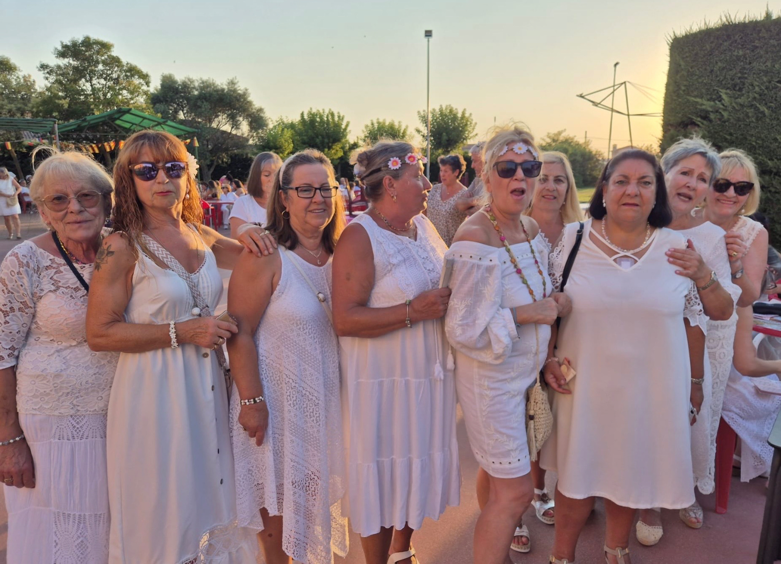 Cerca de un centenar de mujeres participan en la segunda Noche en Blanco de la asociación Me Permito