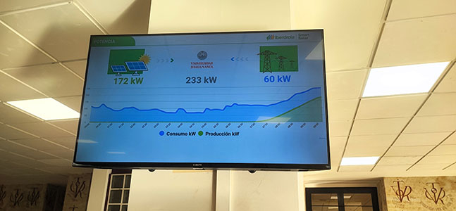 La instalación del sistema de paneles solares de autoconsumo en la USAL entra en su fase final