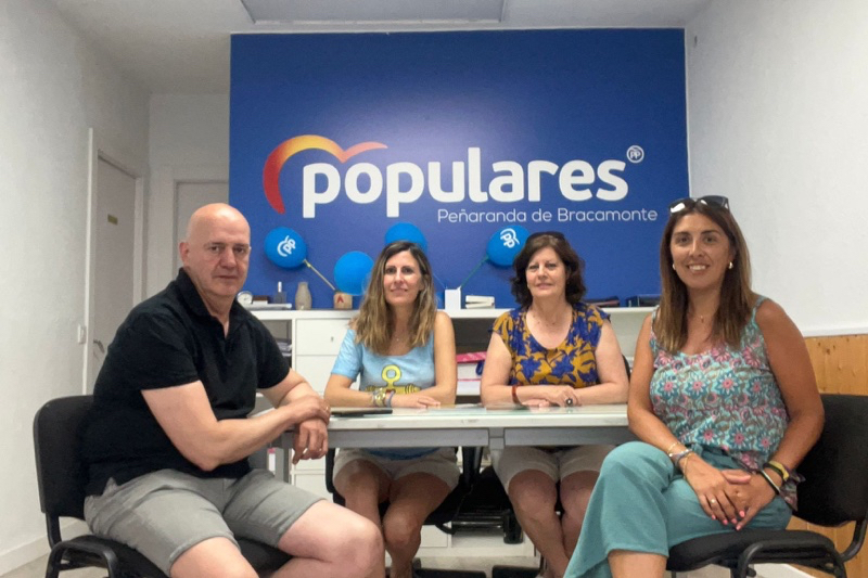 Cambios en los horarios, más actividades de calle o la vuelta del concurso de disfraces, entre las propuestas vecinales para las fiestas recogidas por el PP