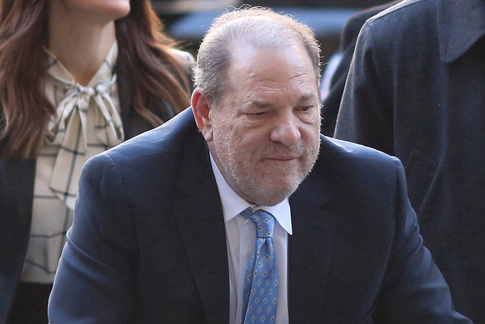 Hospitalizado en Manhattan el productor de cine Harvey Weinstein por COVID y neumonía