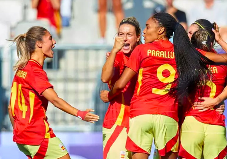 Athenea y Alexia atan el pleno de una España muy favorita y primera de grupo a cuartos de final