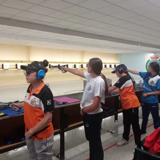 La salmantina Gloria Sánchez se alza a lo más alto en el campeonato de jóvenes promesas de tiro olímpico con aire comprimido