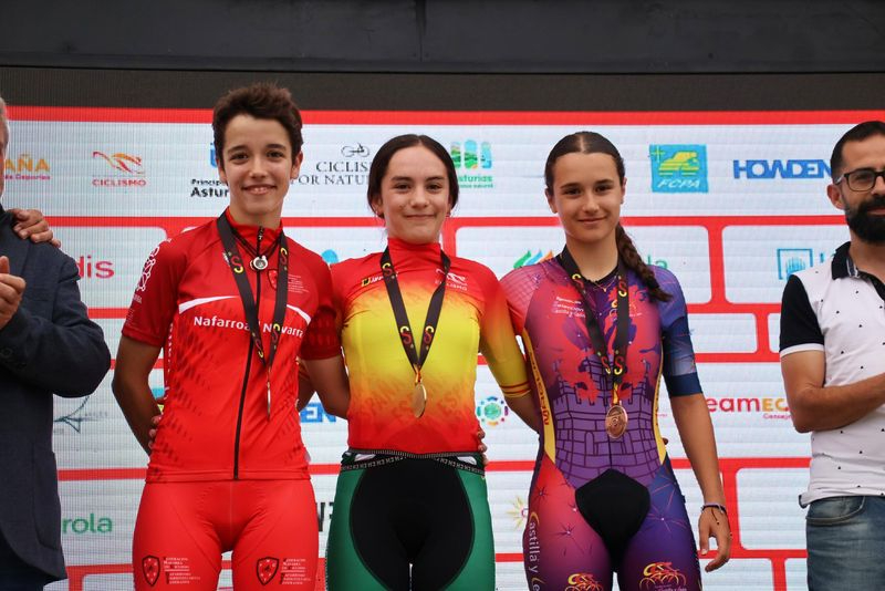 Vega Iglesias consigue tres medallas en los campeonatos nacionales escolares en Avilés