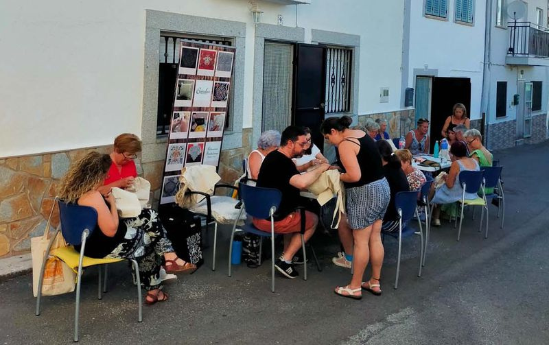 Talleres de Bordado Al Fresco en 18 municipios salmantinos