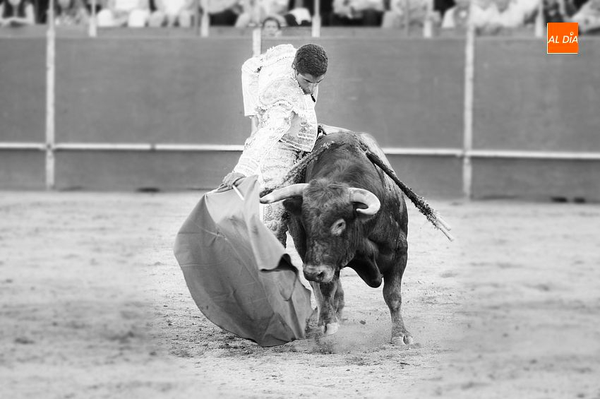 Máximo trofeo para Rafael Cerro acogido por el público extremeño