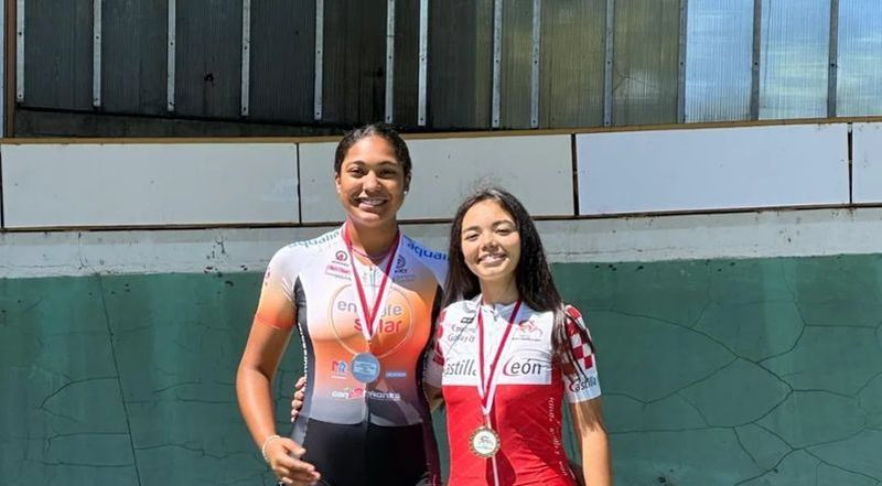 Oro y plata en pista para las cadetes de EnchufeSolar Fem 