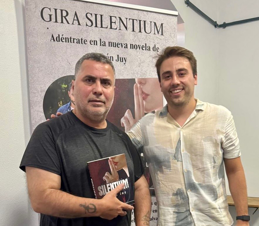 Gran acogida en Cantalpino a la puesta de largo de ‘Silentium’ la última novela del salmantino Rubén Juy