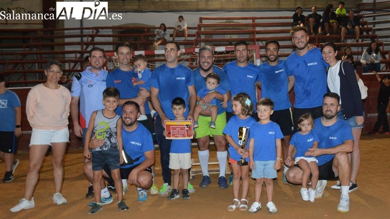La peña El Cosío se proclama campeón del IV Torneo de futbol-plaza de Lumbrales