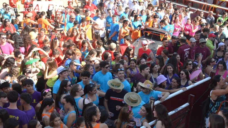 Las Peñas entran en escena con ímpetu en las Fiestas de Toros de Lumbrales