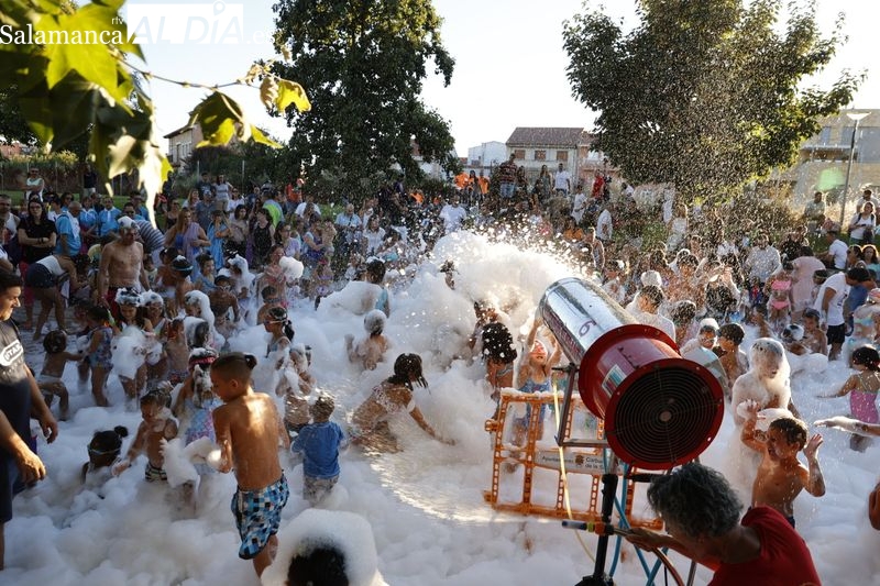 Disfrute en Carbajosa con la fiesta de la espuma infantil