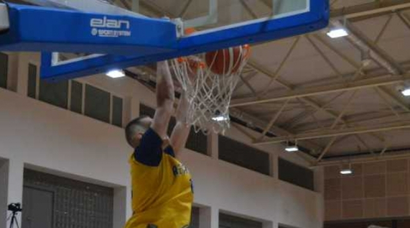 Haris Pamuk, juventud bosnia para la referencia interior del Avenida Xoborg