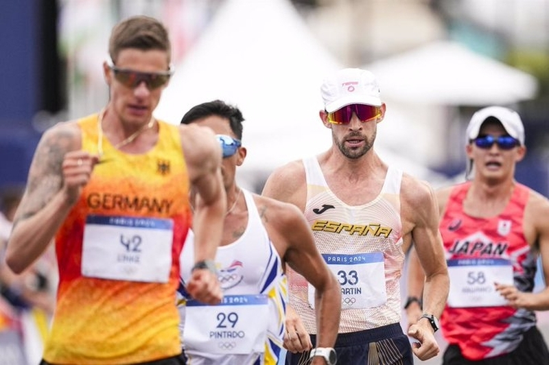 María Pérez y Álvaro Martín, oro en el relevo mixto de marcha de París 2024