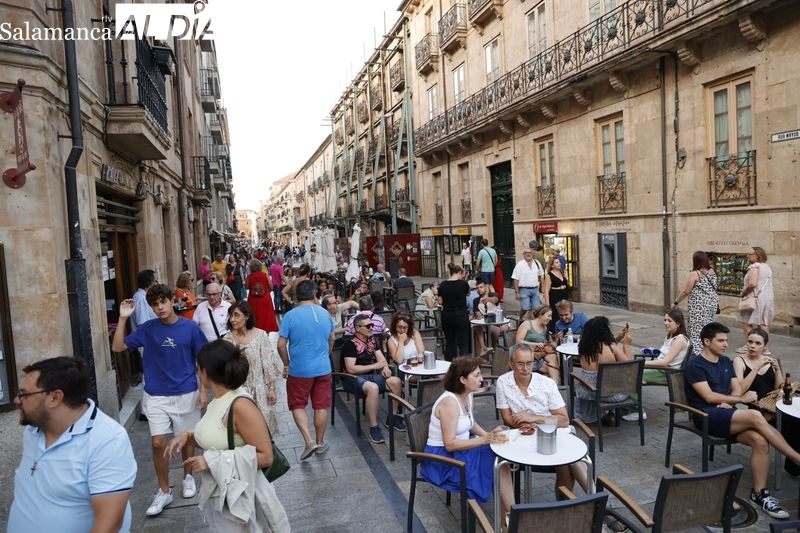 Buen ambiente en Salamanca en esta calurosa tarde de sábado